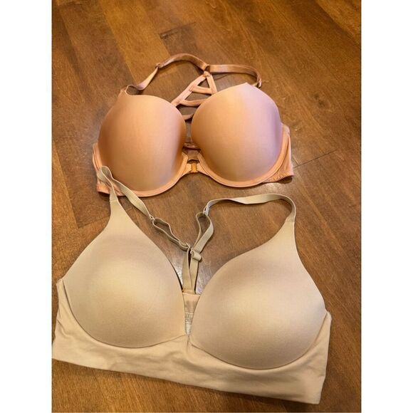 Woman’s Victoria’s Secret 34D lightly lined plunge and lined Demi bra - Picture 1 of 4